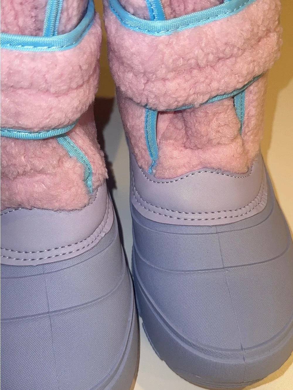 Ozark Trail Girls Pink Lavender Waterproof Winter Snow Boots Size 4